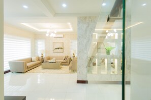 Interior - Large Premium 3 Bedroom Serv. Apartment @ Fairview-Kumasi (Nhyiaeso)