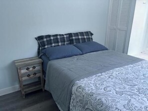 2 Schlafzimmer, Bügeleisen/Bügelbrett, kostenloses WLAN, Bettwäsche