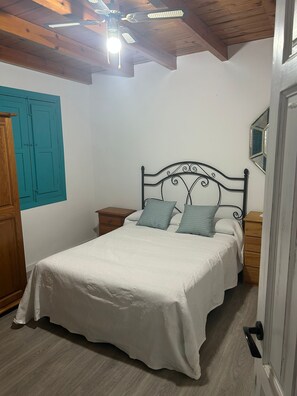 3 quartos, ferros/tábuas de passar roupa, Wi-Fi de cortesia