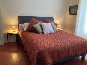 1 chambre, fer et planche à repasser, Wi-Fi, draps fournis