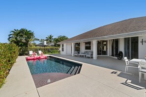 Outdoor pool, a heated pool