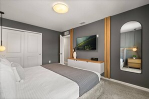 9 habitaciones, tabla de planchar con plancha, wifi y ropa de cama 