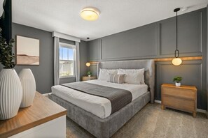 9 quartos, ferros/tábuas de passar roupa, Wi-Fi, roupa de cama