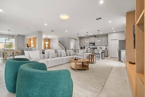 Una televisión, una mesa de tenis de mesa