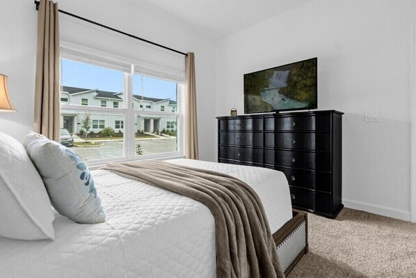 5 bedrooms, iron/ironing board, WiFi, bed sheets