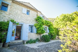 Exterior - Le Refuge Provençal Nijonyas (Malaucène)