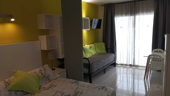 Studio, Multiple Bedrooms, Accessible, Smoking | 1 bedroom