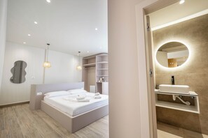 Deluxe Double Room, Balcony | Iron/ironing board, free WiFi, bed sheets - Mirage Bay Deluxe Saranda (Sarandë)