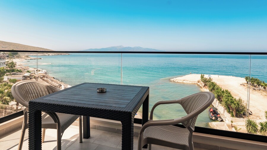 Mari Al Deluxe Saranda