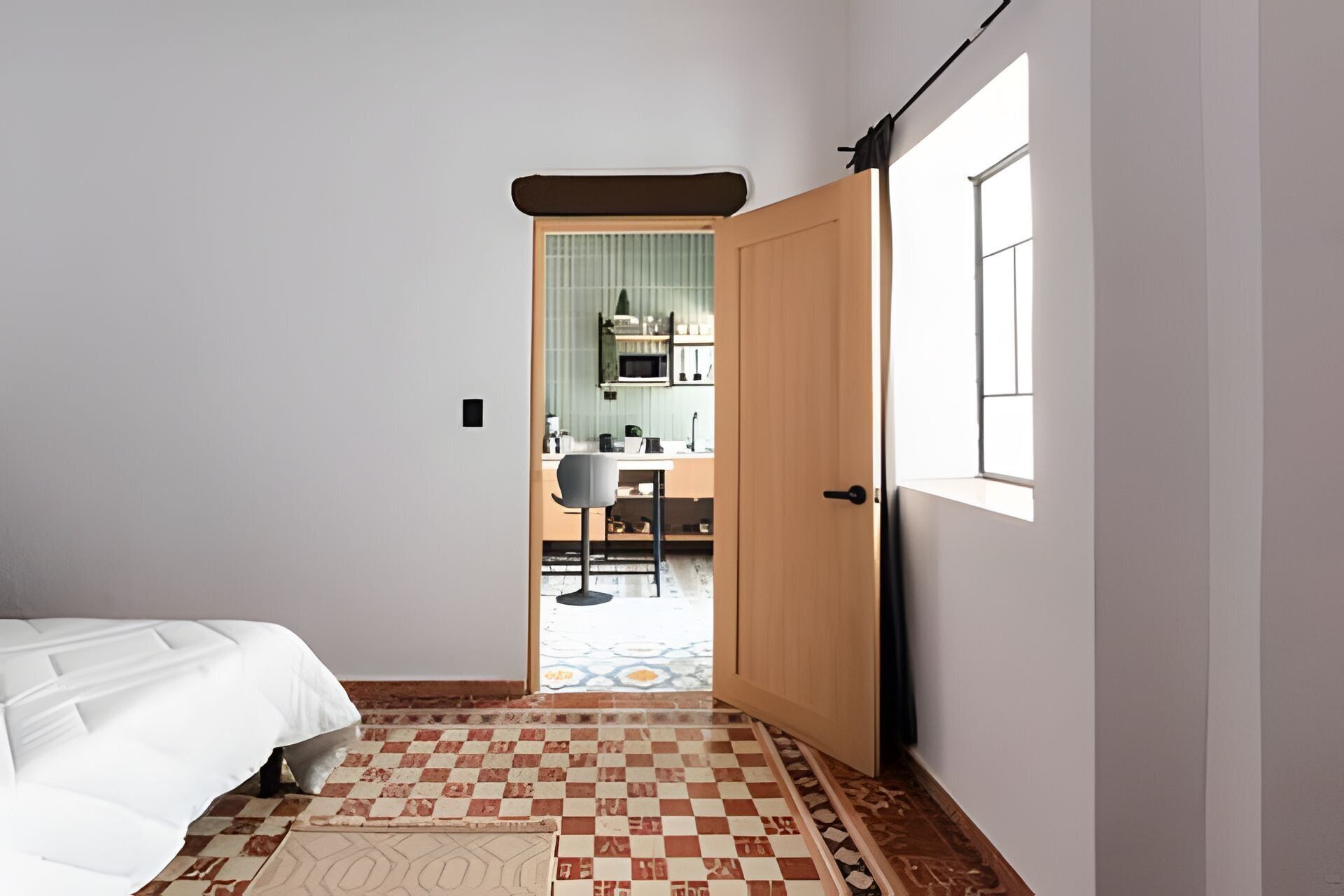 1 bedroom, iron/ironing board, internet, bed sheets