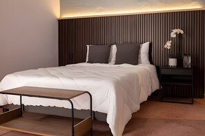 1 bedroom, iron/ironing board, bed sheets