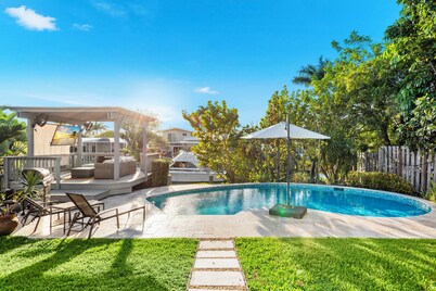 4BR Lauderdale Waterfront Oasis - 20 Mins to Miami - 10 mins to FLL beaches