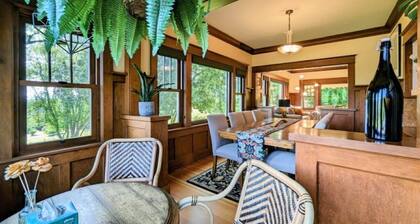 Charming 19th Century Craftsman in the Heart of Wine Country-Pet Friendly!