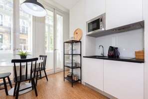 Apartment | Private kitchen - Cotton Cozy Nightlife Studio (Porto)