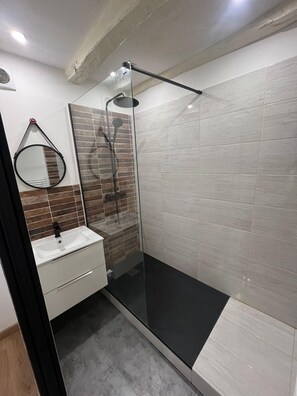 Towels, soap, toilet paper - Apartment rental Limoges (Limoges)