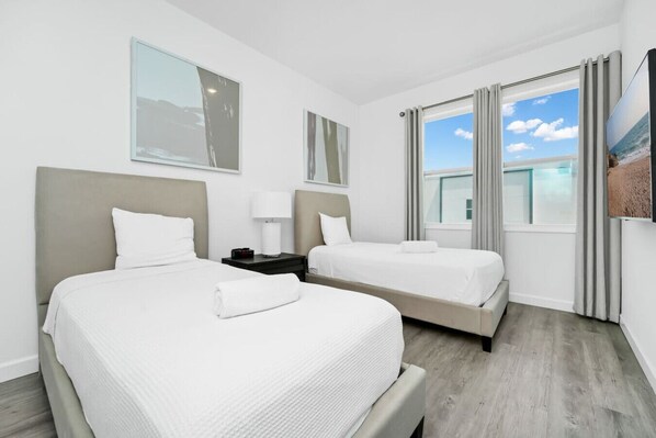 6 bedrooms, iron/ironing board, free WiFi, bed sheets