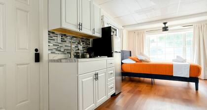 Modern Studio Escape 10min to Legoland