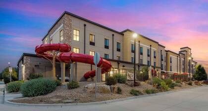 2 Suite Perfect for Family Fun and Relaxation with Indoor Pool & Breakfast