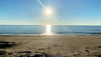 Villa, 3 Bedrooms, Smoking, Balcony | Beach