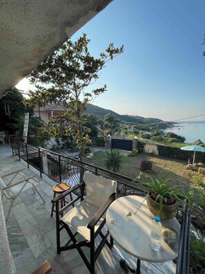 Villa, 3 soverom, røyk, balkong | Balkong