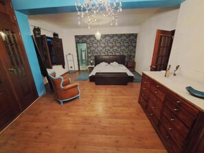3 dormitorios, tabla de planchar con plancha, wifi y ropa de cama