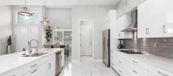 Luxury Home - 4BR - Private Outdoor Oasis w/ Htd Saltwater Pool - Game Rm w/ PS5