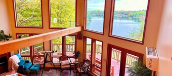 Blissful Lake Cabin 8 acres 2 fireplaces firepit hot tub