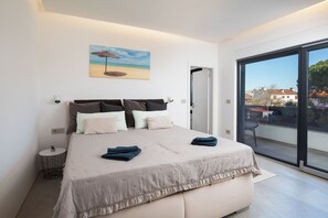 4 slaapkamers, reisbedje, gratis wifi, beddengoed
