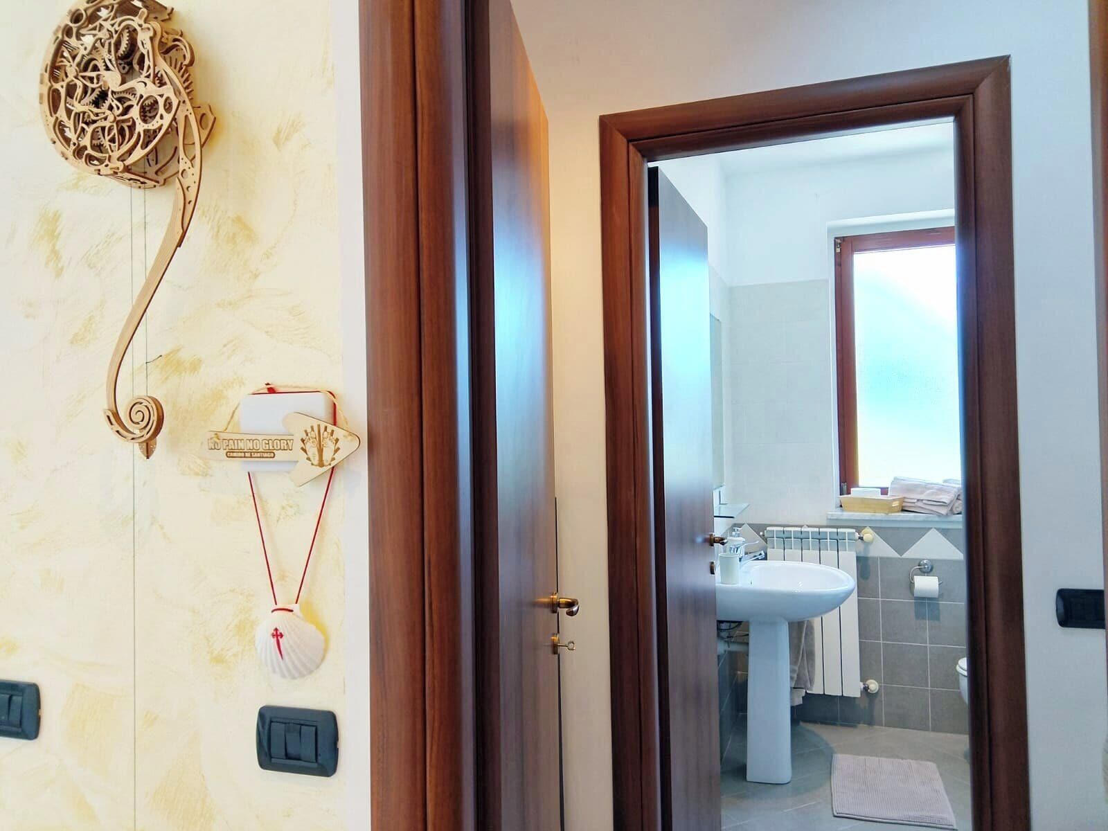 Dusche, Haartrockner, Bidet, Handtücher