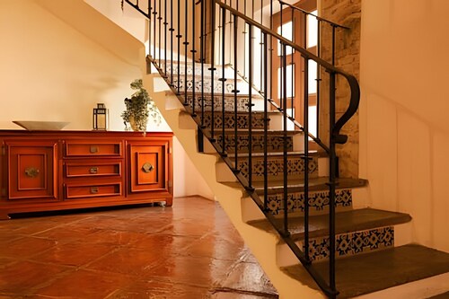 Spacious House in the Heart of the City Center | 4 Bedrooms + Parking