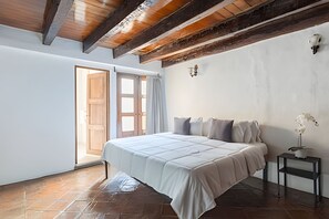 4 chambres, fer et planche à repasser, accès Internet, draps fournis