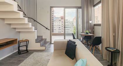 Duplex com piscina e academia