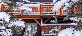 Exclusive Luxury Inn with Gourmet Dining, Hot Tub & Mountain Views in Canmore