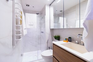 Apartment | Badezimmer | Dusche