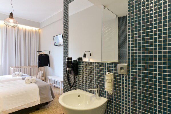 Appartement | Badkamer | Een haardroger