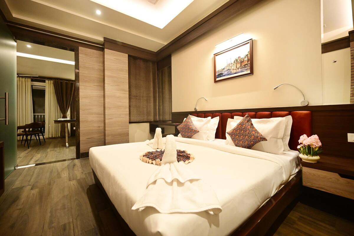 In-room safe, desk, laptop workspace, blackout drapes