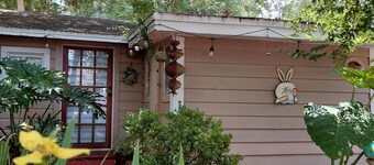 Birds & Buns Bungalow