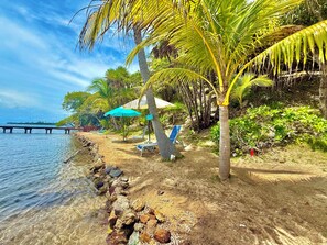 On the beach - Private Island Escape in Paradise - East Roatan - Port Royal (Port Royal)