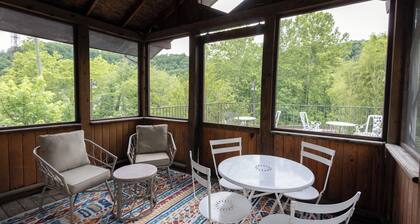 New River Railhouse: Historic 3 bed on the New River Gorge - New for July 2025