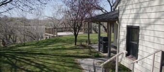 Charming 2-bedroom Farm house with AC, WiFi in Phenomenal Parma