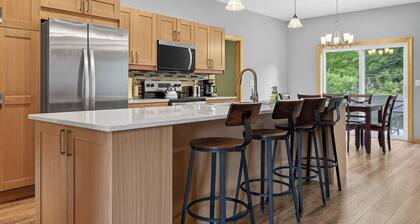 Modern New 3-Bedroom Townhome – Just Minutes to Fish Creek & Egg Harbor!