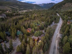 House (5 Bedrooms) | Exterior