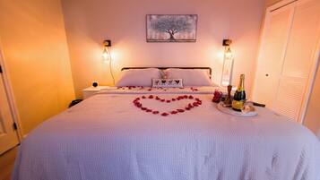 4 bedrooms, desk, iron/ironing board, travel cot