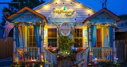 The Wildflower Inn of False River-
Scarlett Rose Suite