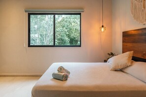 3 chambres, fer et planche à repasser, Wi-Fi, draps fournis