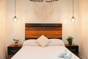 3 habitaciones, tabla de planchar con plancha, wifi y ropa de cama 