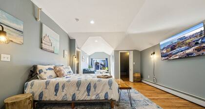 Downtown Penthouse with Ocean Views & Rooftop Deck