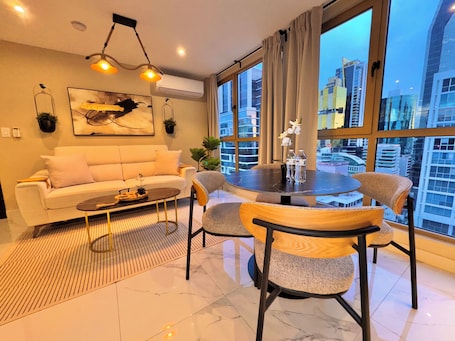 Apartment (14D) | Dining room