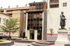 Exterior - Downtown Panoramic Penthouse walking distance to OTR (Cincinnati)