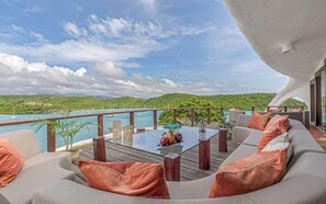 Terrace/patio - Main House (Lance aux Épines)